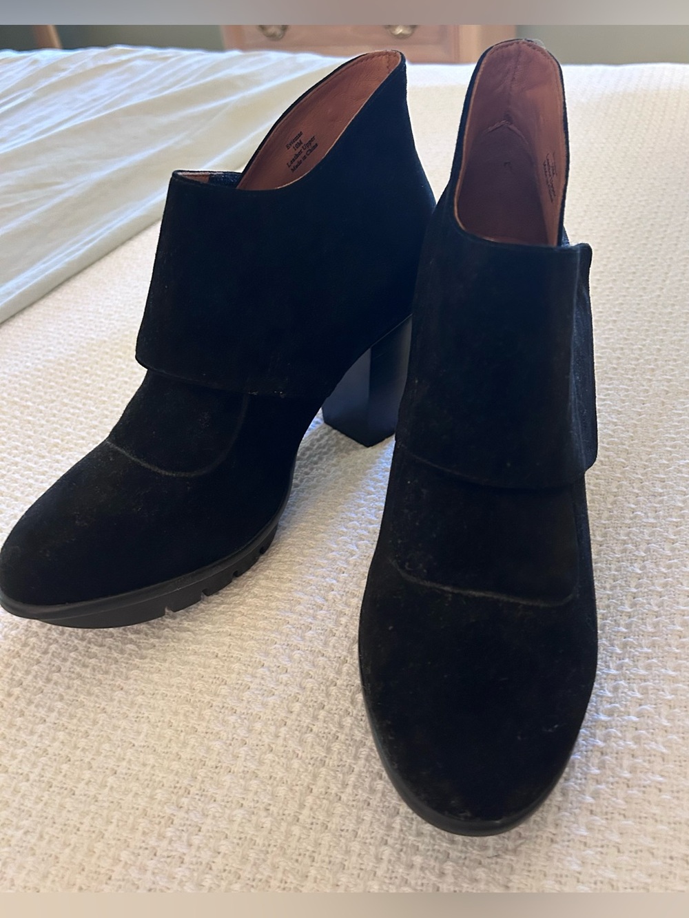 LβAmour Des Pieds Black Suede Heeled Ankle Boots Sz10 Stored well/never worn